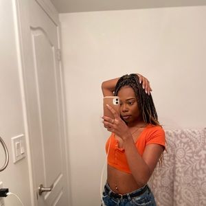 Meet your Posher, Camille